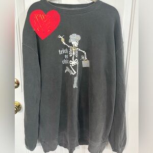 Living Fully ‘’ Trick Or Chic ‘’ Sweatshirt Size 3XL